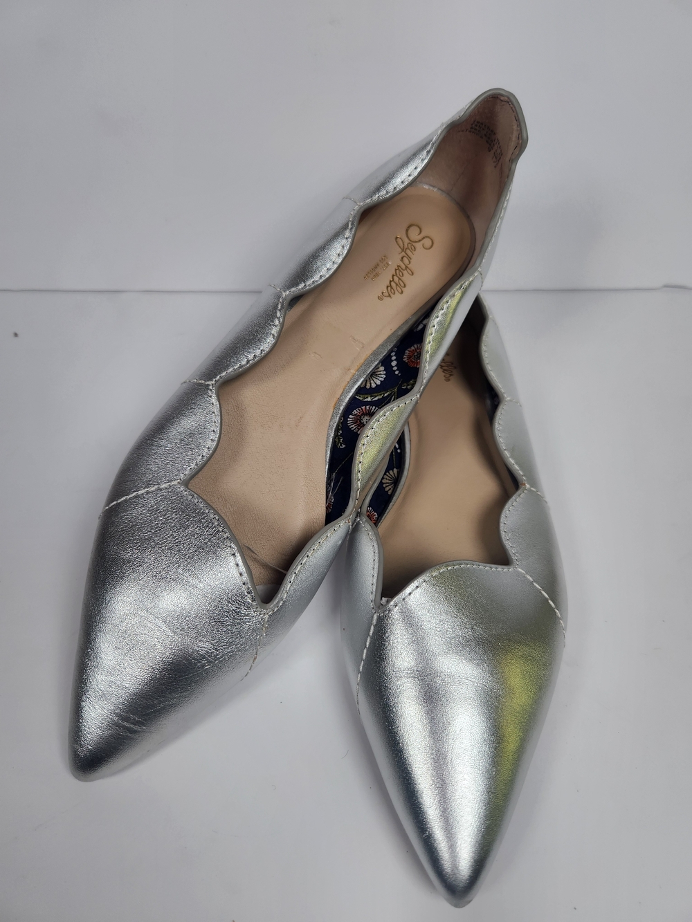 Seychelles Island Silver Metallic Scalloped Pointed Toe Flat 9.5